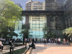 Xếp hàng dài chờ cấp visa xuất khẩu lao động Đài Loan